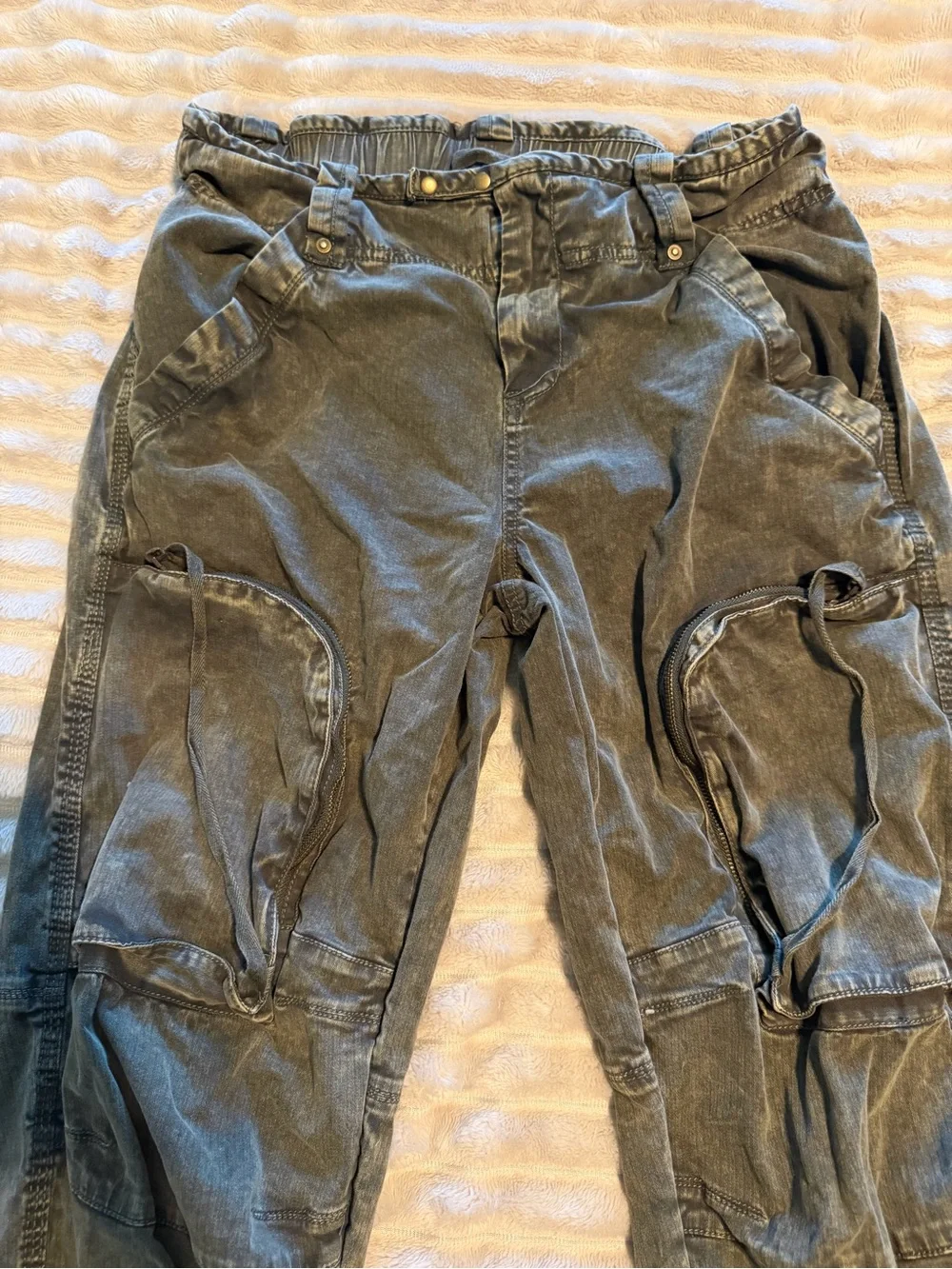 NWOT Free People can’t compare cargo pants